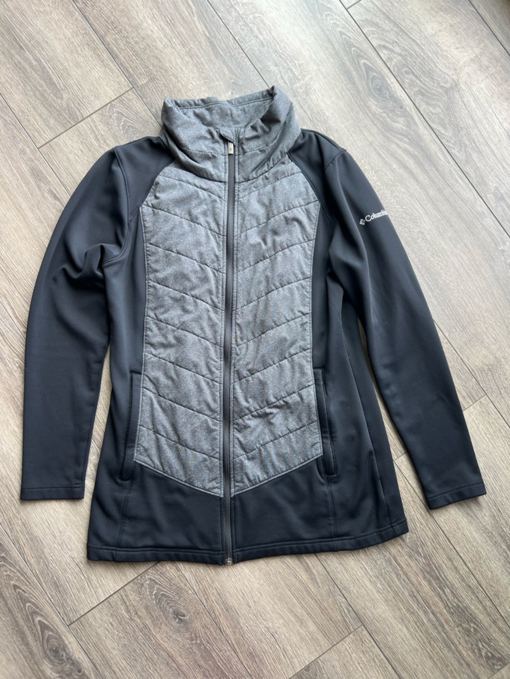 Columbia Women's Black Jacket with Gray Quilted Front Long Lightweight Size L